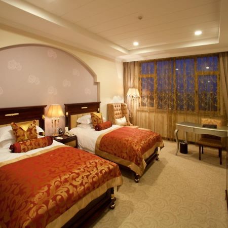 Q And X Hot Spring Resort Циндао Екстериор снимка
