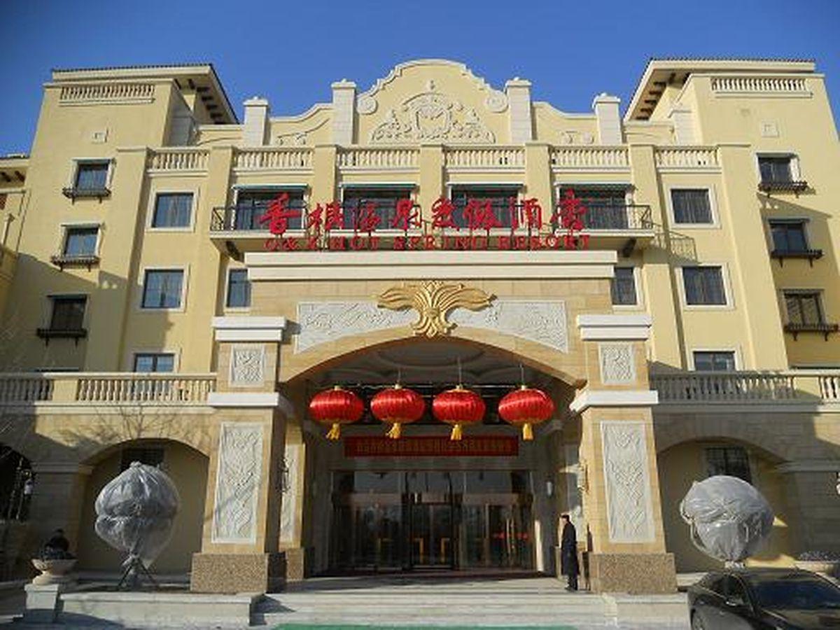 Q And X Hot Spring Resort Циндао Екстериор снимка