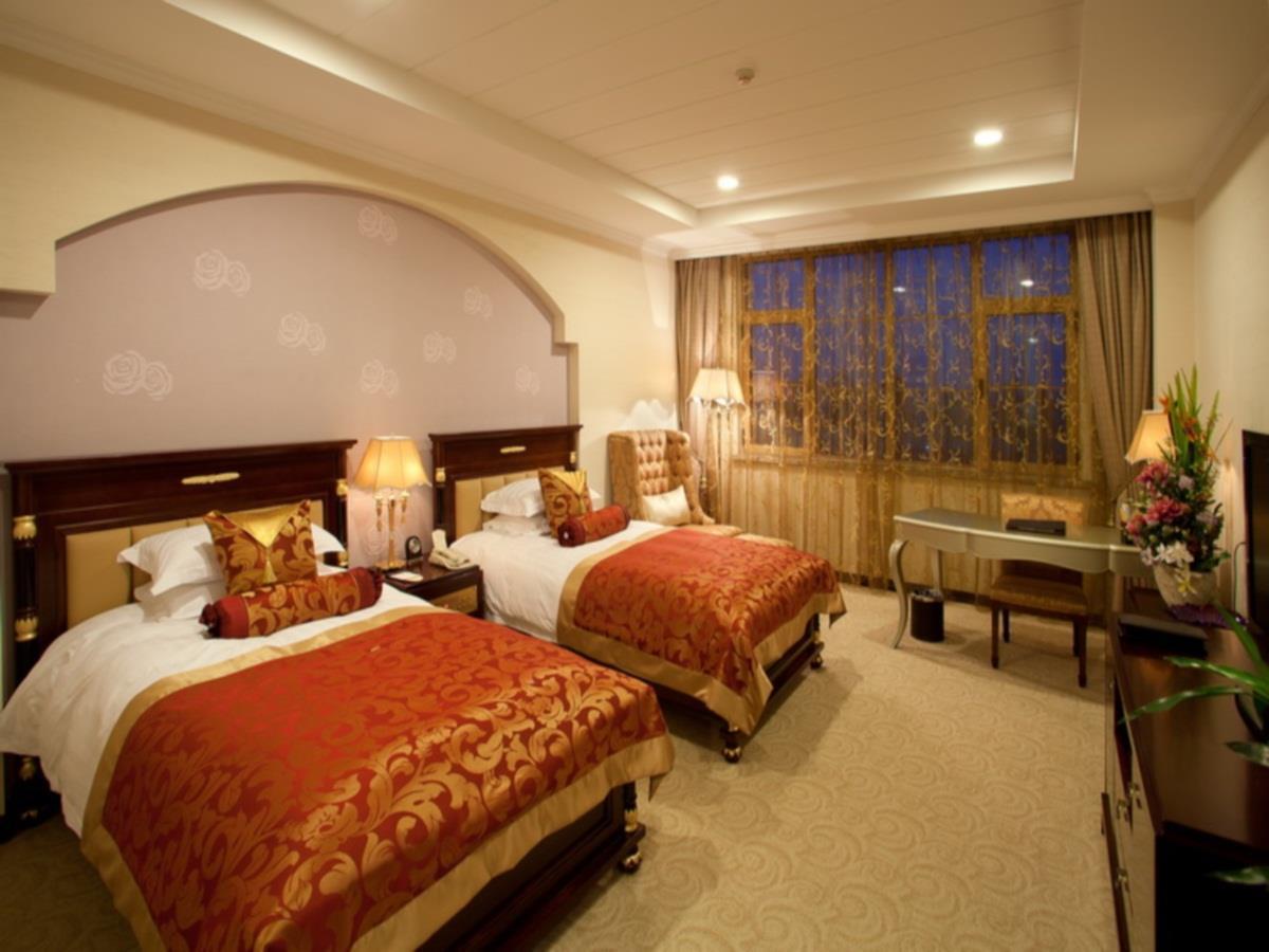 Q And X Hot Spring Resort Циндао Екстериор снимка