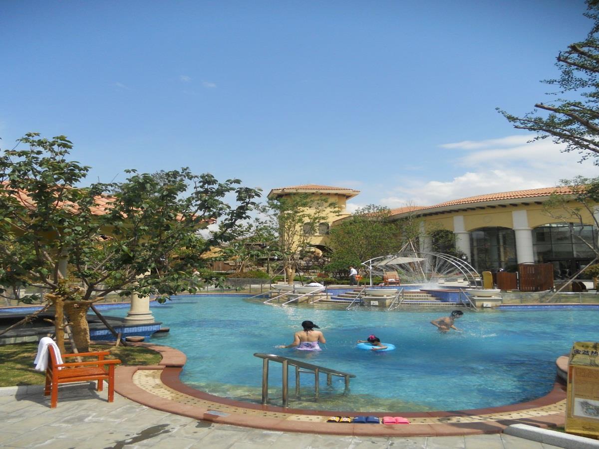 Q And X Hot Spring Resort Циндао Екстериор снимка